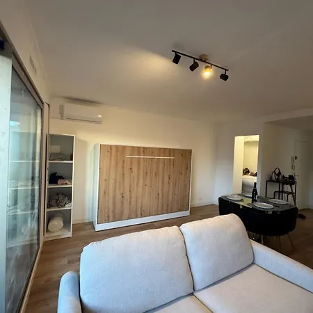 Fully Renovated Studio, Steps From With A Sunny Terrace And Free Wifi