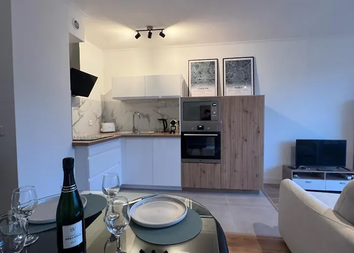 アパート Fully Renovated Studio, Steps From With A Sunny Terrace And Free Wifi *